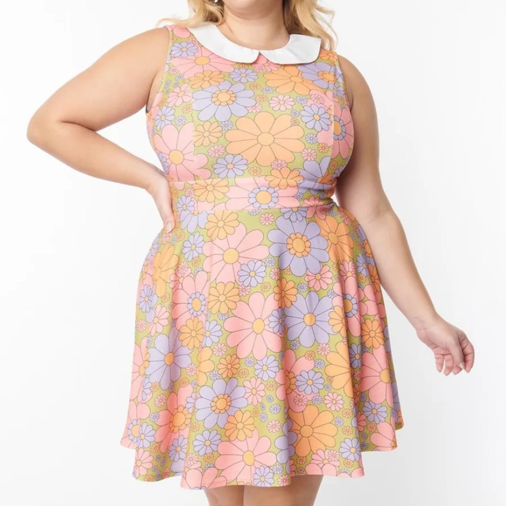 Smak Parlour Plus Size Avocado Green & Multicolor Daisy Fit & Flare Dress